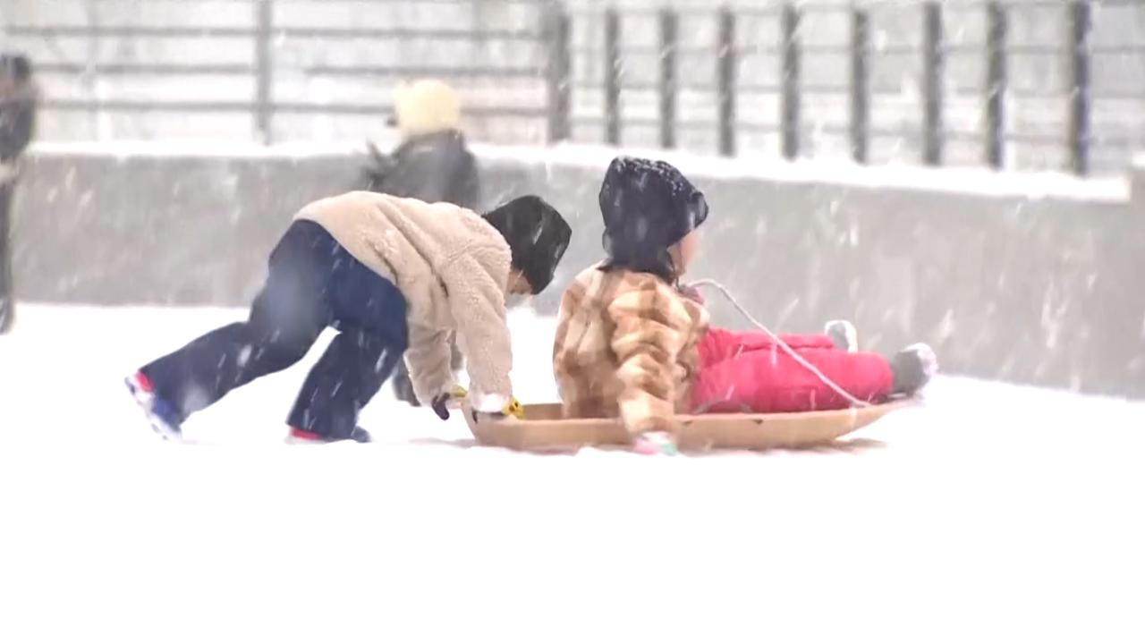 Zuid-Koreanen genieten van ongekende hoeveelheid sneeuw