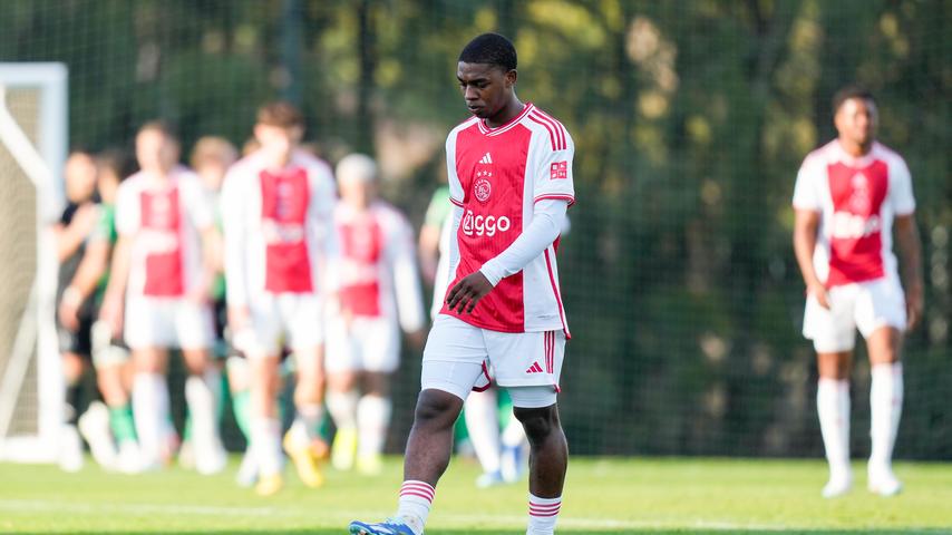 Ajax B-ploeg verliest oefenduel tegen Hannover 96 door slecht spel