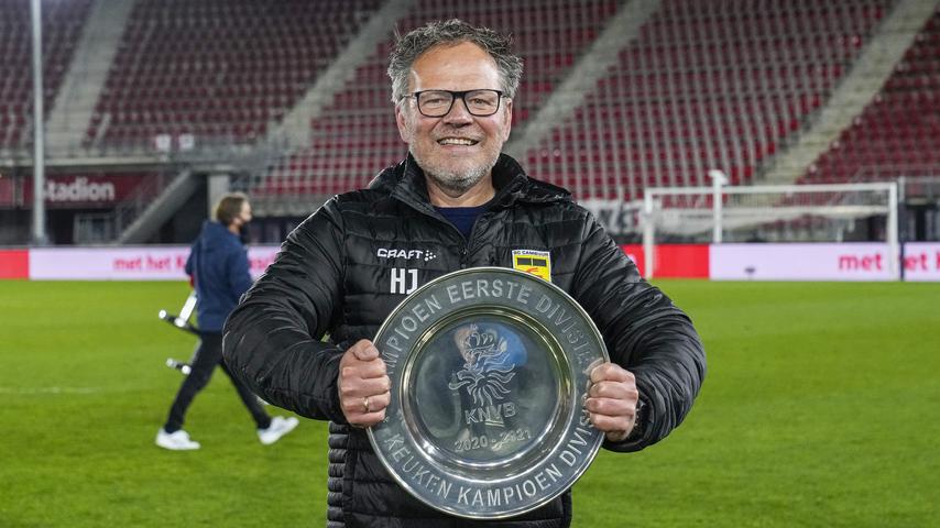 Cambuur verlengt contract met coach Henk de Jong: 'Samen naar het nieuwe stadion'