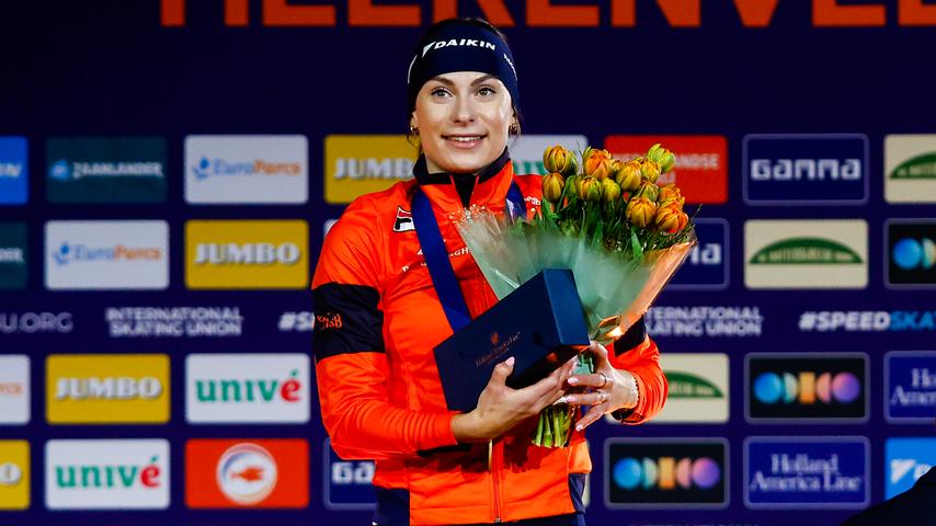 Femke Kok wint na een frustrerende week: 'KNSB heeft me over het hoofd gezien'