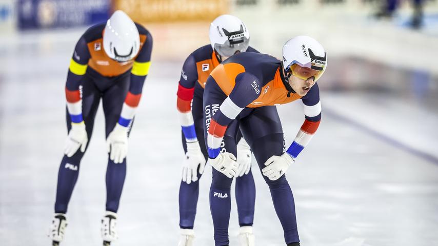 Nederlanders en Noorse schaatsers verbeteren wereldrecord achtervolging in Thialf, Nederland wint brons